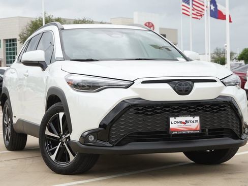 Used 2024 Toyota Corolla Cross AWD Hybrid w/ Convenience Package image 2