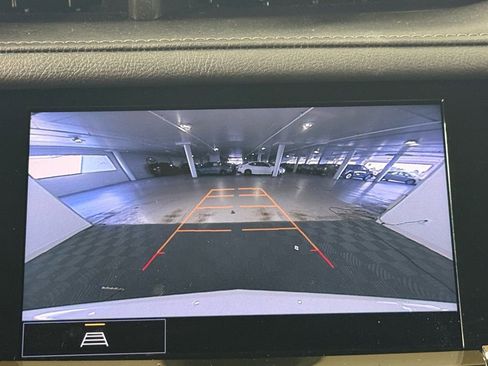 Used 2023 Cadillac XT6 Premium Luxury image 29