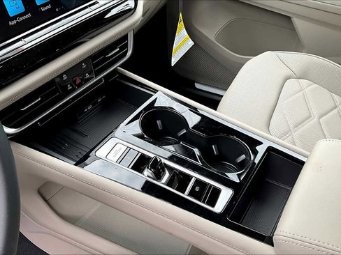 New 2026 Volkswagen Atlas SE image 7