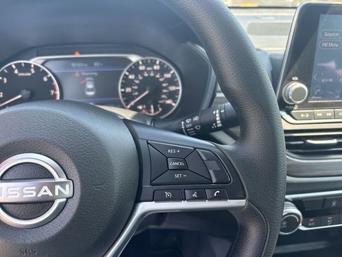 Used 2025 Nissan Altima 2.5 SV FWD image 20