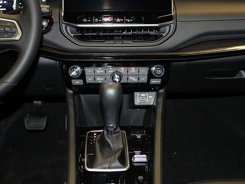 New 2026 Jeep Compass Limited image 21