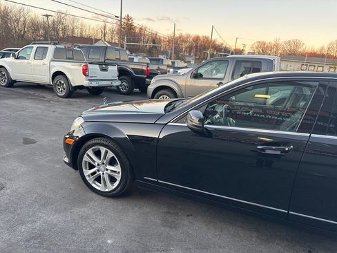 Used 2012 Mercedes-Benz C 300 4MATIC Sedan image 3