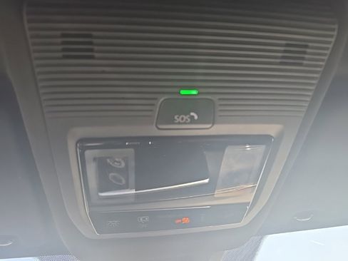 Used 2024 Volkswagen Atlas Cross Sport SE image 40