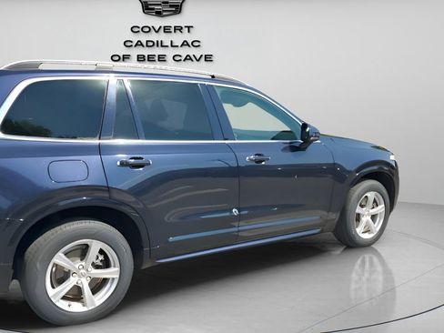 Used 2017 Volvo XC90 T5 Momentum w/ Vision Package image 9