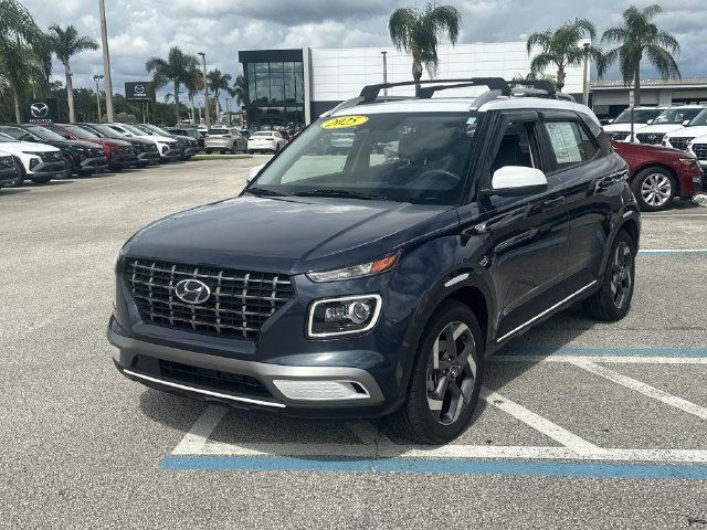 Certified 2025 Hyundai Venue Limited FWD image 2