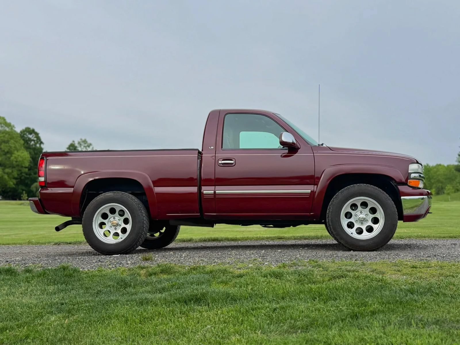 Used 2001 Chevrolet Silverado 1500 LS w/ Off-Road Chassis Pkg AWD/4WD image 5