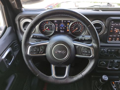 Used 2018 Jeep Wrangler Unlimited Sahara AWD/4WD image 22