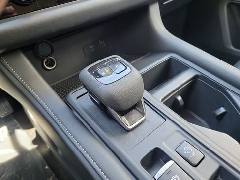 Certified 2025 Nissan Pathfinder S FWD image 30