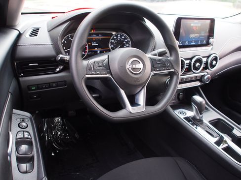 Used 2025 Nissan Sentra SV FWD image 15