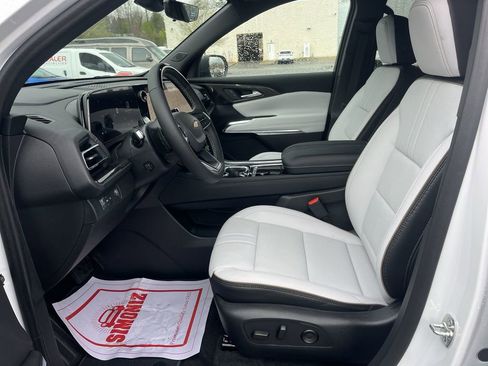 New 2025 Chevrolet Traverse High Country FWD image 20