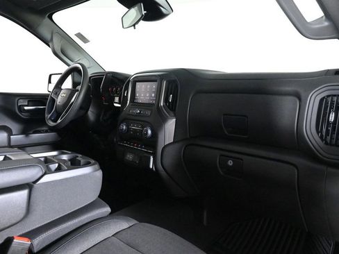 Used 2025 Chevrolet Silverado 1500 Custom image 15