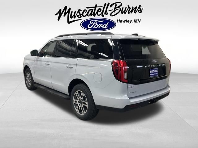 Used 2025 Ford Expedition Active AWD/4WD image 3