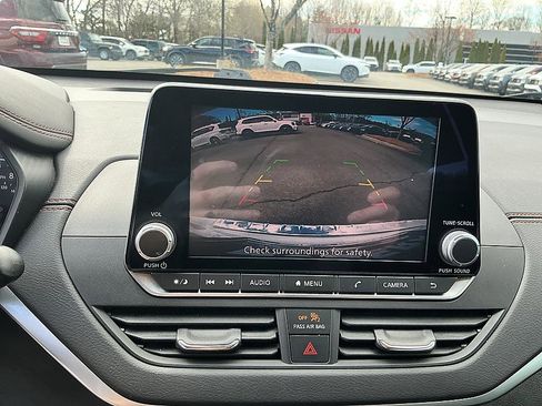 Certified 2022 Nissan Altima 2.5 SR image 18