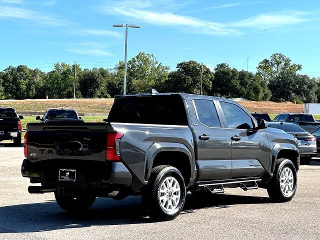 Used 2026 Toyota Tacoma SR5 AWD/4WD image 8