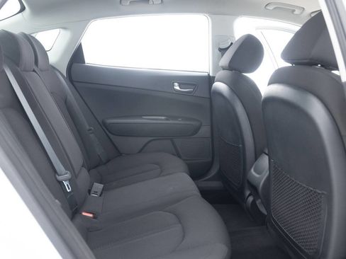 Used 2020 Kia Optima LX image 29