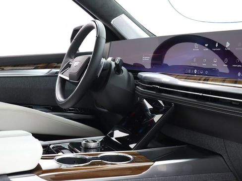 Used 2026 Cadillac Escalade Platinum Sport image 35