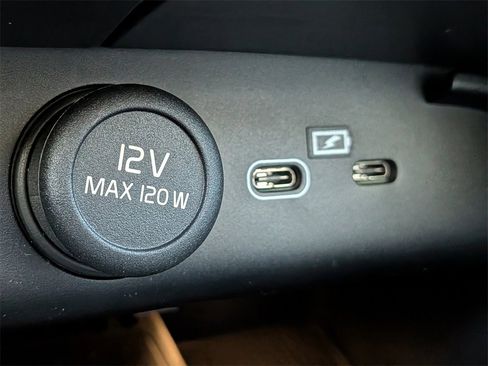 New 2026 Volvo XC40 B5 Plus w/ Protection Package Premier image 26