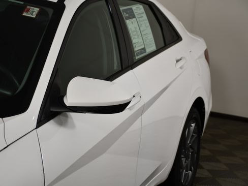 Used 2024 Hyundai Elantra SEL FWD image 13
