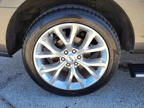 Used 2019 Ford Expedition Platinum image 30