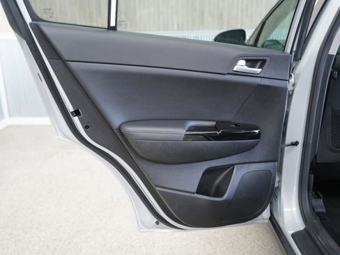 Used 2018 Kia Sportage EX image 34