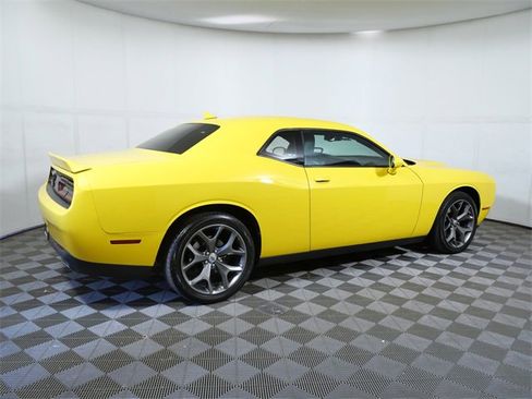 Used 2017 Dodge Challenger SXT Plus image 8