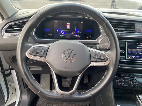 Used 2022 Volkswagen Tiguan S FWD image 32