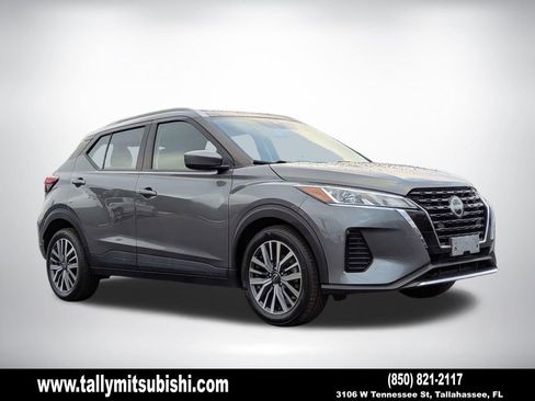 Used 2024 Nissan Kicks SV FWD image 1