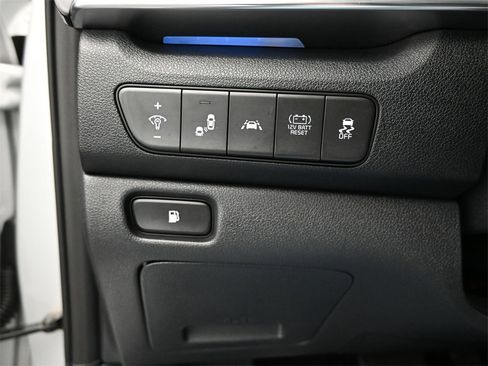 Used 2020 Kia Niro EX Premium image 30