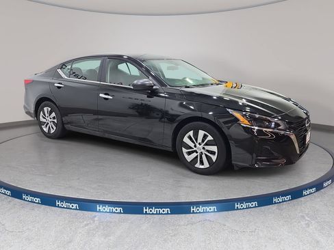 Used 2024 Nissan Altima 2.5 S FWD image 5