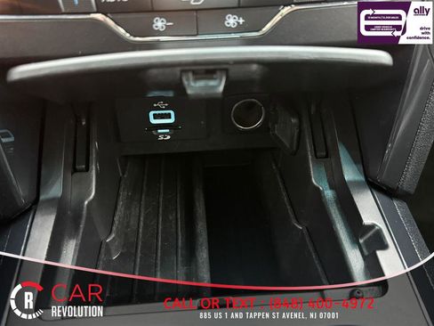 Used 2016 Ford Explorer XLT w/ Equipment Group 202A image 38