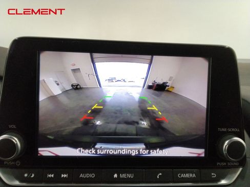 Used 2023 Nissan Rogue SV image 19