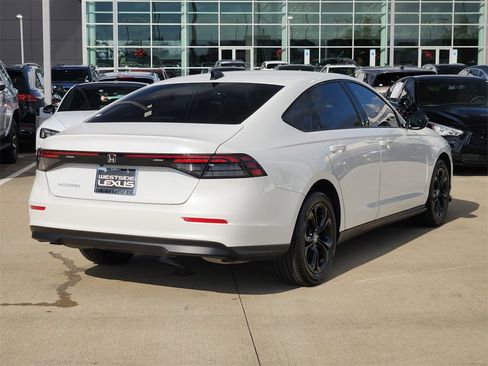 Used 2025 Honda Accord SE image 7