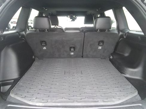 Used 2022 Jeep Grand Cherokee Altitude image 8