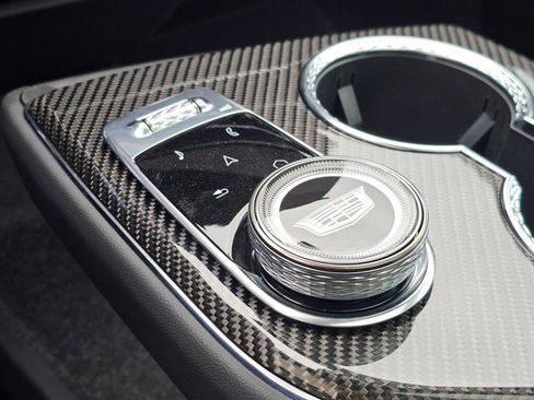 New 2026 Cadillac Optiq V AWD/4WD image 37
