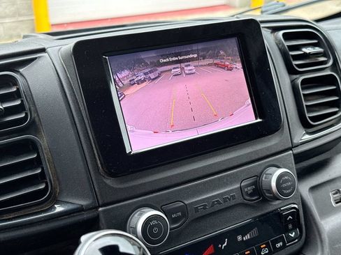 Used 2025 RAM ProMaster 2500 w/ Convenience Group FWD image 13