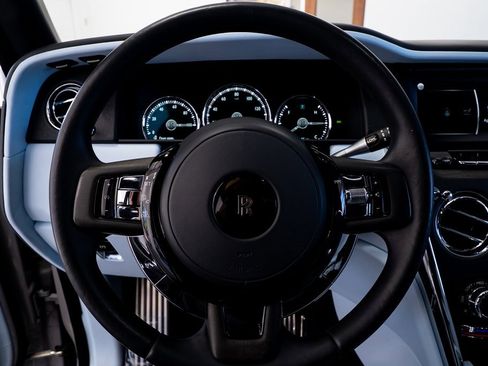 Used 2022 Rolls-Royce Cullinan image 33