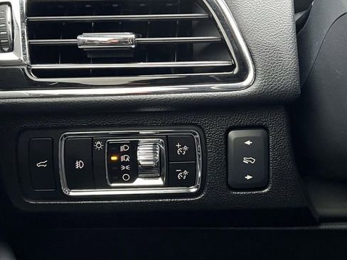 Used 2024 Lincoln Navigator Premiere image 30