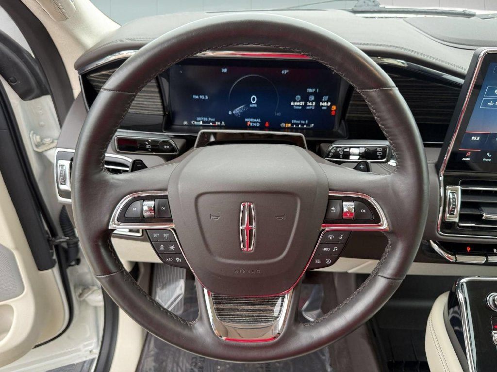 Certified 2023 Lincoln Navigator Black Label AWD/4WD image 19