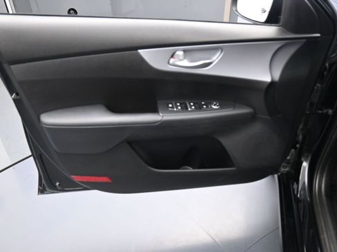Used 2023 Kia Forte LXS FWD image 12