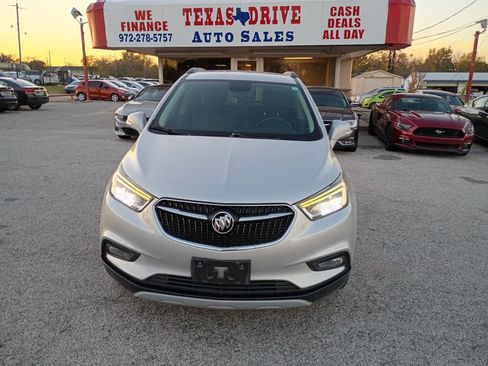 Used 2019 Buick Encore Essence image 3