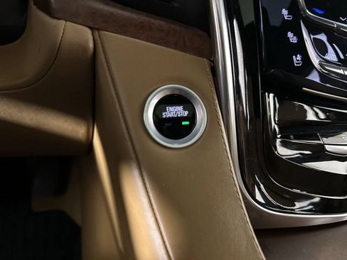 Used 2017 Cadillac Escalade Platinum AWD/4WD image 17