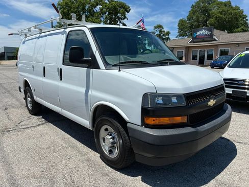Used 2019 Chevrolet Express 3500 w/ Driver Convenience Package RWD image 1