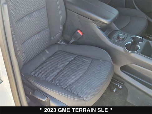 Used 2023 GMC Terrain SLE w/ Driver Convenience Package image 32