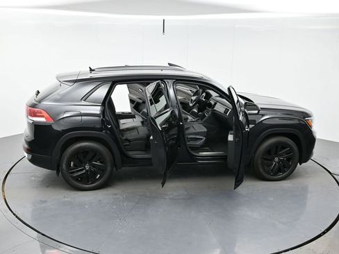 Used 2023 Volkswagen Atlas Cross Sport SE image 45