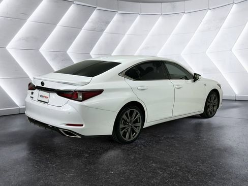 Used 2019 Lexus ES 350 F Sport image 4