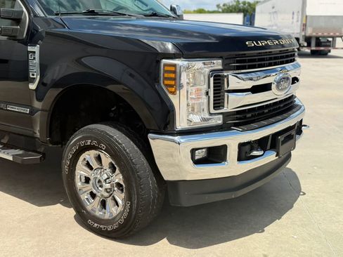 Used 2019 Ford F250 XLT w/ XLT Premium Package image 5
