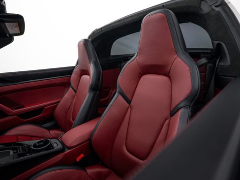 Certified 2025 Porsche 911 Targa 4 GTS AWD/4WD image 23