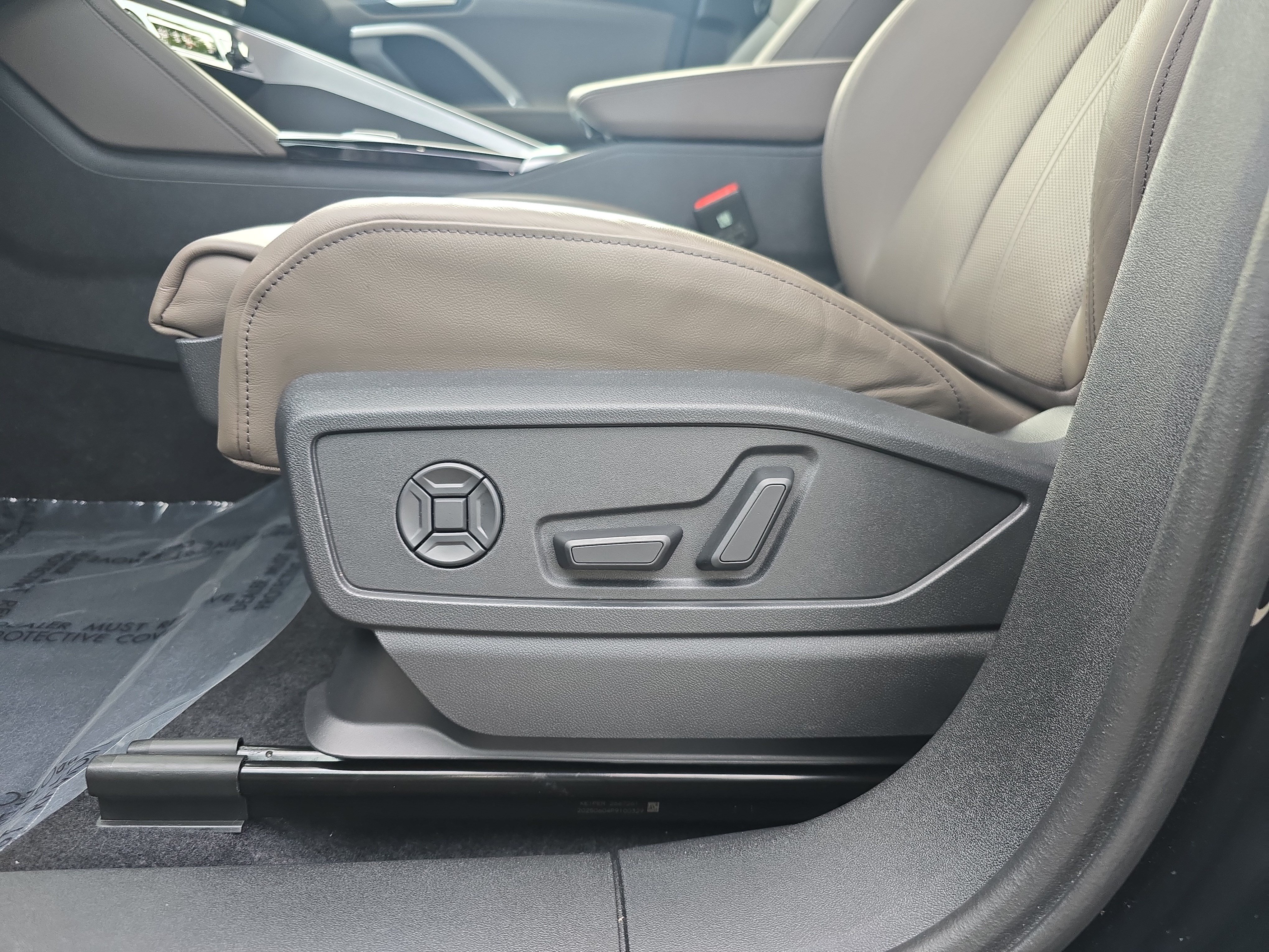 Used 2025 Audi Q5 Premium Plus w/ Premium Plus AWD/4WD image 25