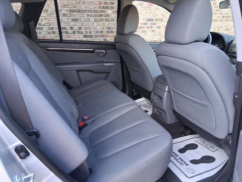 Used 2011 Hyundai Santa Fe GLS image 12
