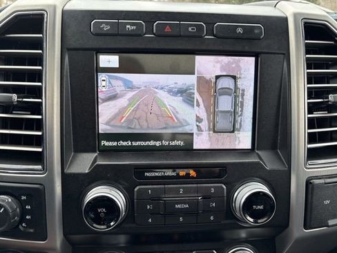 Used 2019 Ford F150 Platinum w/ Technology Package image 19